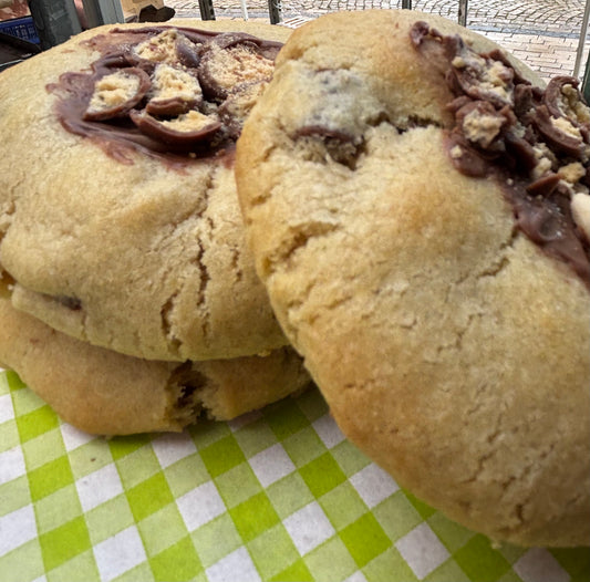 Stuffed Malteser Cookie