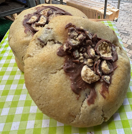 Stuffed Malteser Cookie